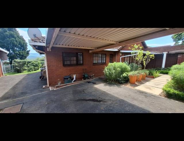 3 BEDROOM TOWNHOUSE FOR SALE IN MONTROSE